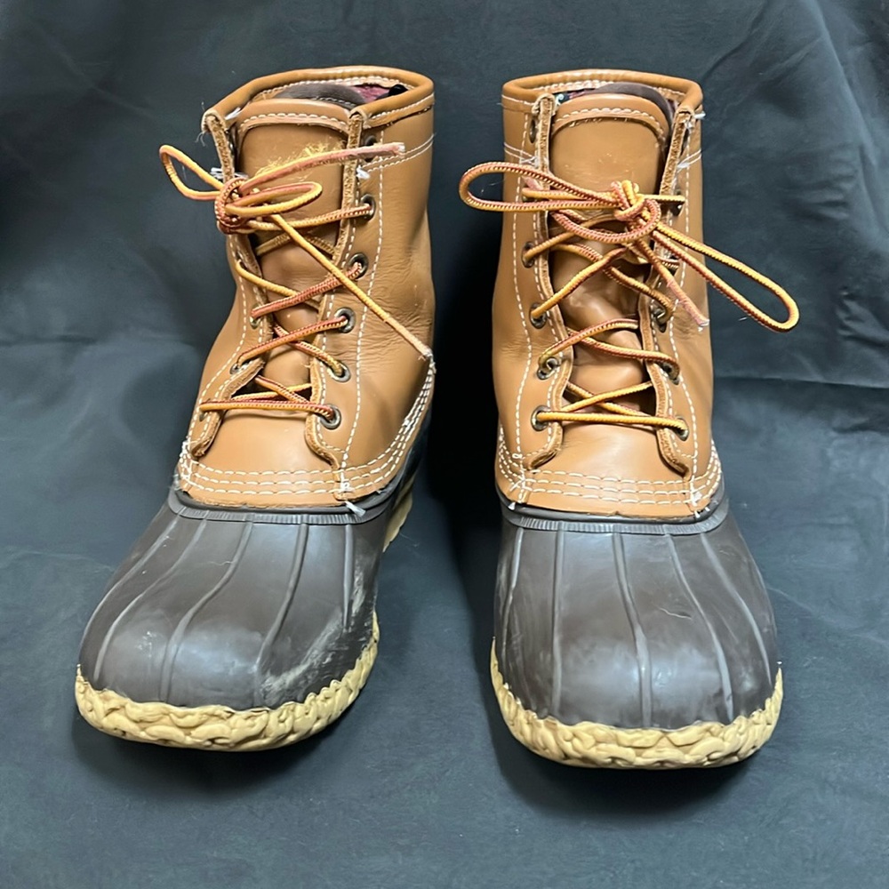 LL Bean women’s size 8 wide duck boots gor tex